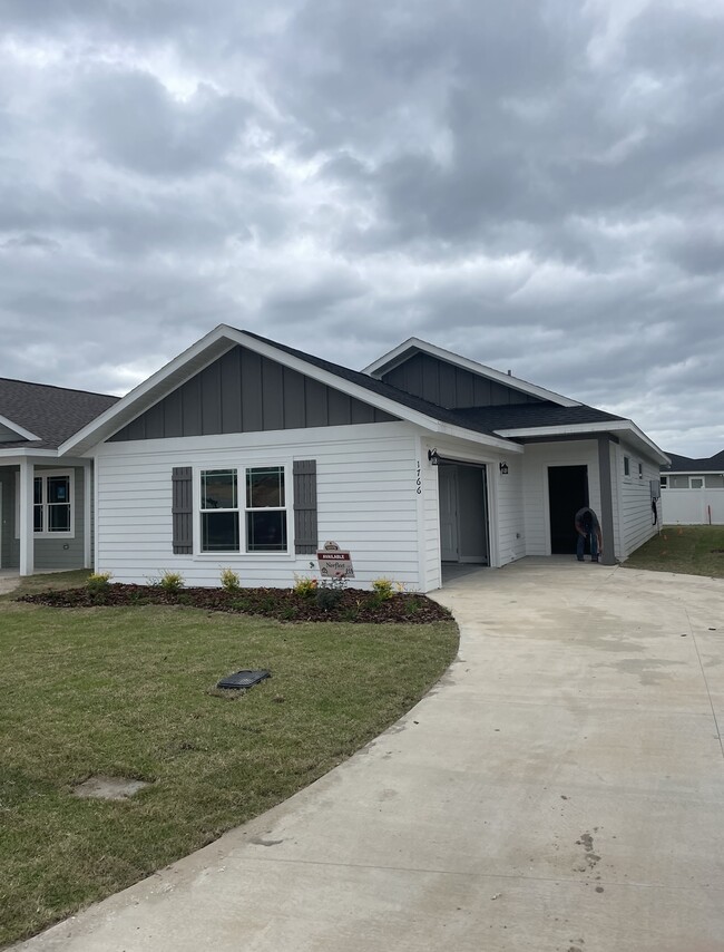 Primary Photo - 1739 SW 248th Dr