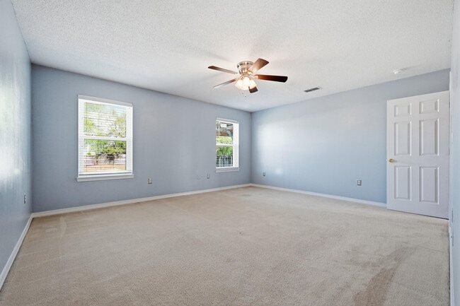 Building Photo - 210 Limestone Cir