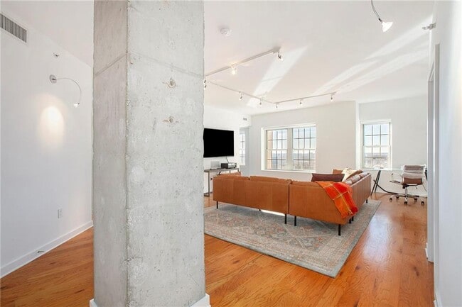 Building Photo - 199 14th St NE