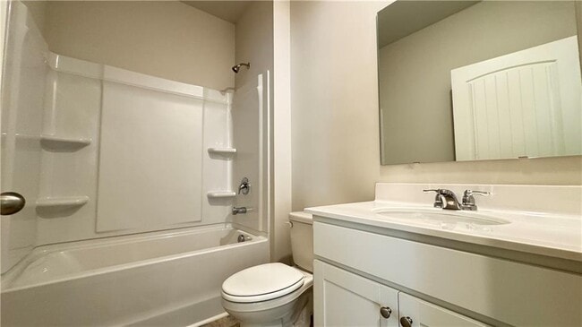 Building Photo - 61 Biltmore Pl