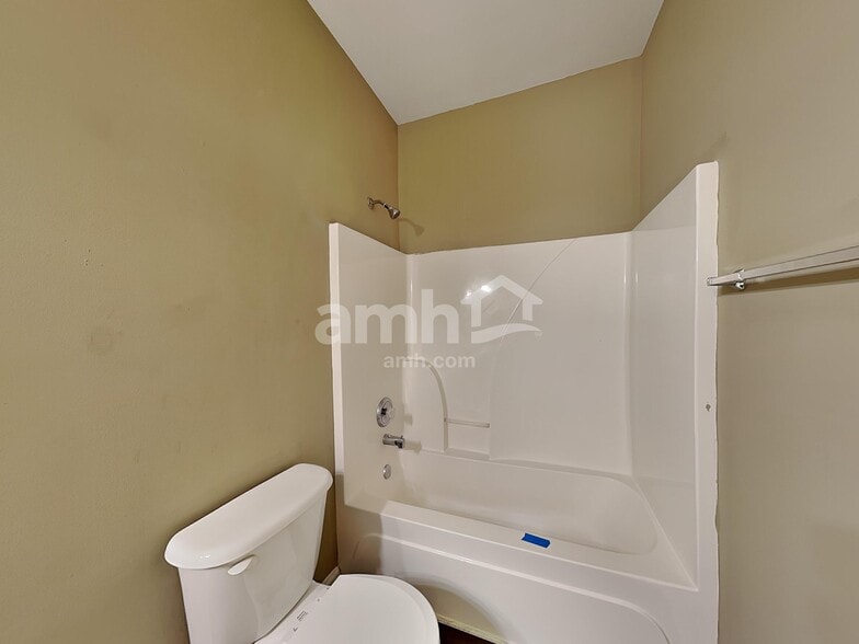 Building Photo - 423 Brownstone St