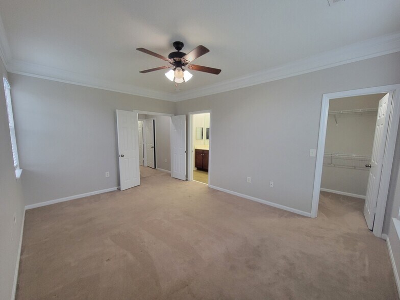 master suite - 206 Baldwin Rowe Cir
