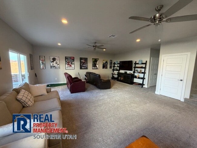 Building Photo - Beautiful Santa Clara Home