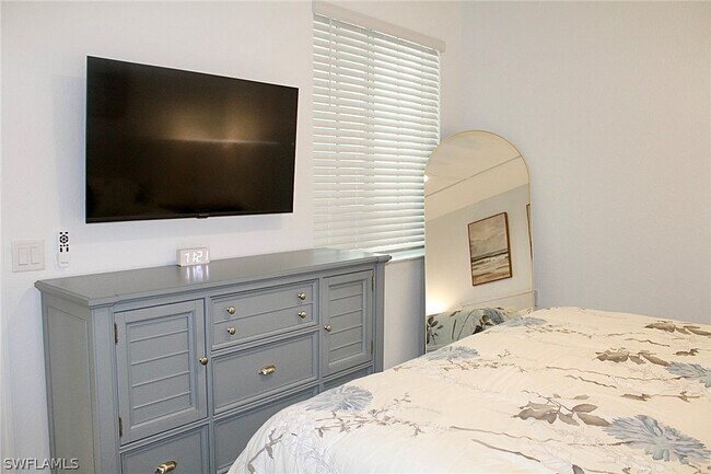 Building Photo - 15405 Grn Acrs Ave