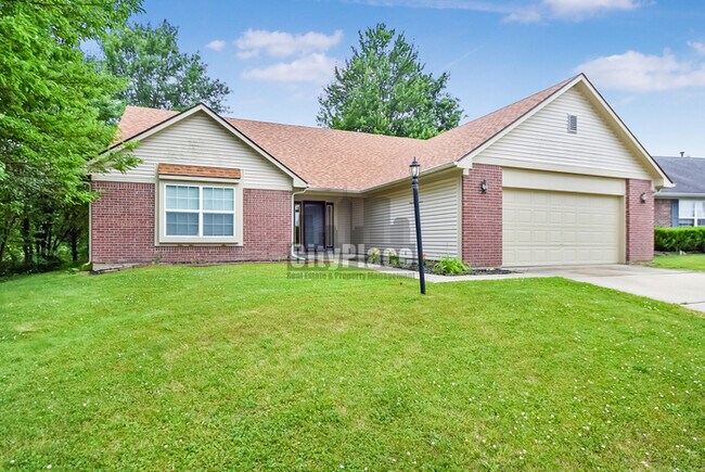 Building Photo - 740 Sweet Creek Dr