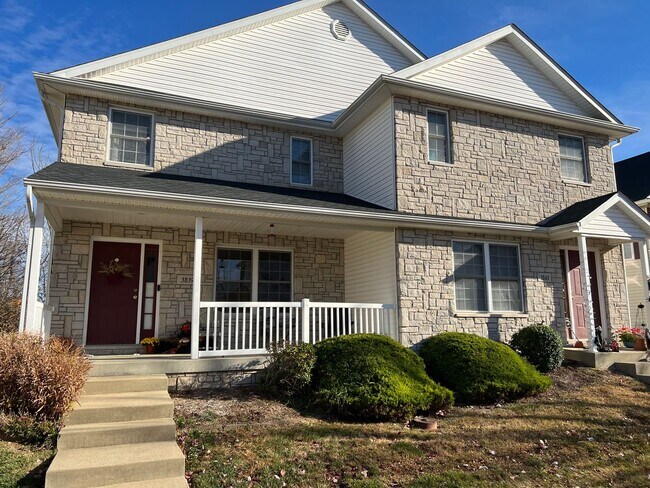 3 BDRM TOWNHOUSE Available July 2026; Mo... - 3 BDRM TOWNHOUSE Available July 2026;   Mo...