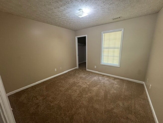Building Photo - 3280 Hogansville Rd