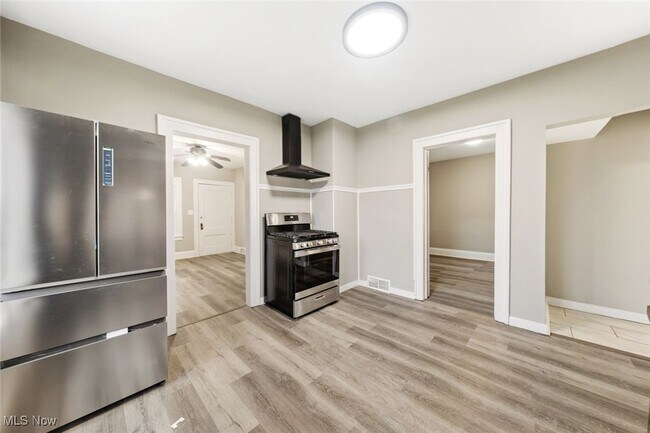 Building Photo - 2233 Bunts Rd