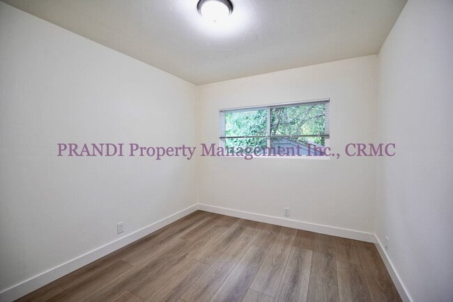 Building Photo - 226 D St