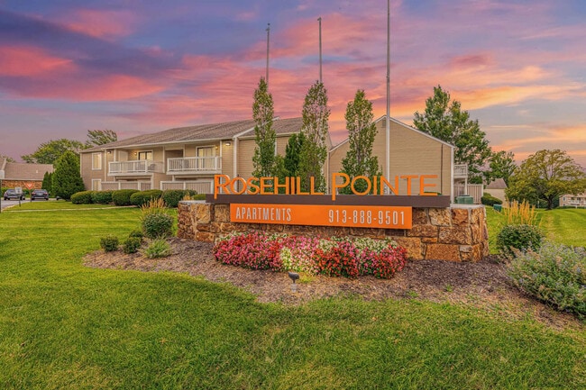 Building Photo - Rosehill Pointe