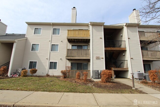 Building Photo - 1905 Aspen Dr