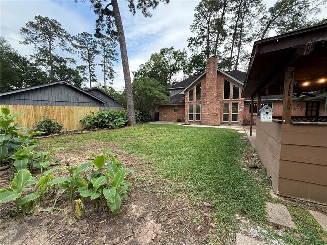 Building Photo - 1931 Pine River Dr