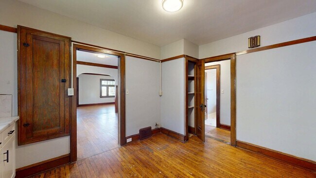 Building Photo - 4003 Behrwald Ave