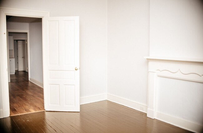 Building Photo - 331 N 3rd St