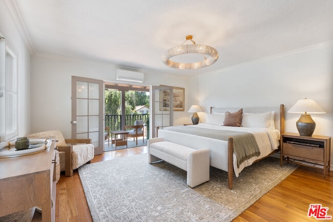 Building Photo - 864 Wellesley Ave