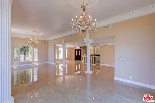 Building Photo - 4041 Alonzo Ave