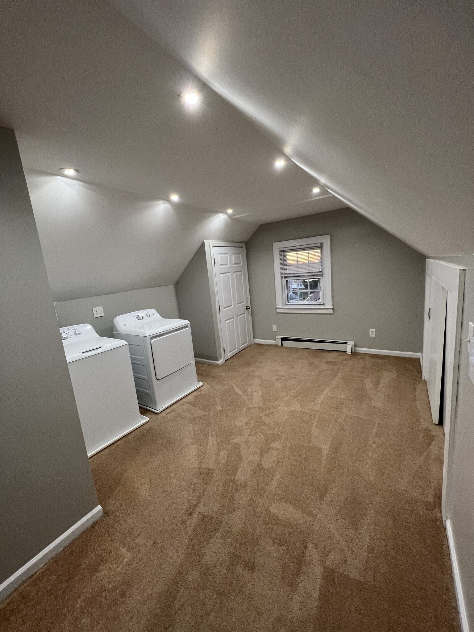 Building Photo - 1720 Burnet Ave