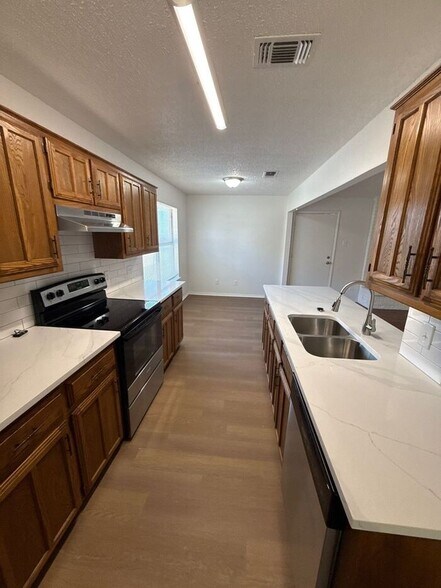 Building Photo - 7312 Boisenberry Ln