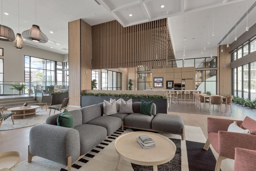 Primary Photo - The Broadleaf