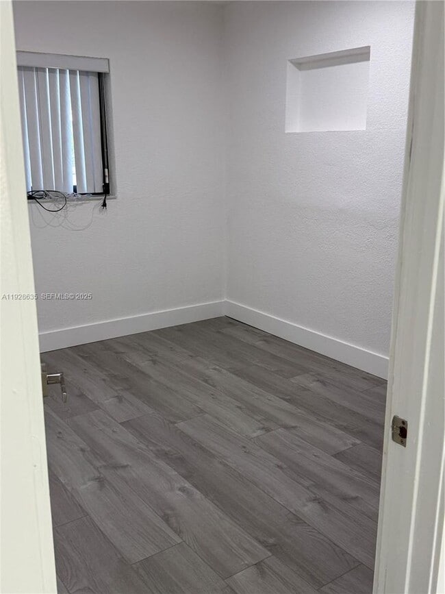 Building Photo - 1601 NE 158th St