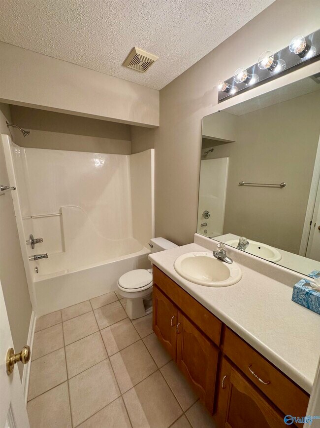 Building Photo - 176 Barnstable Ct