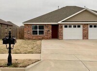 Building Photo - 406 W Weymouth