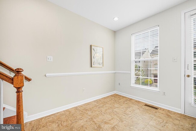 Building Photo - 631 Gatestone St