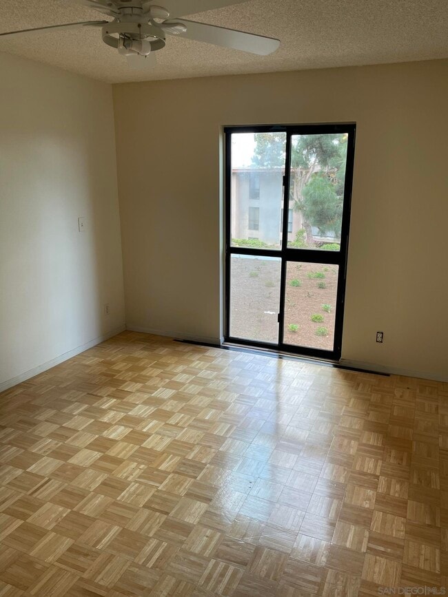 Building Photo - 7858 Cowles Mountain Ct