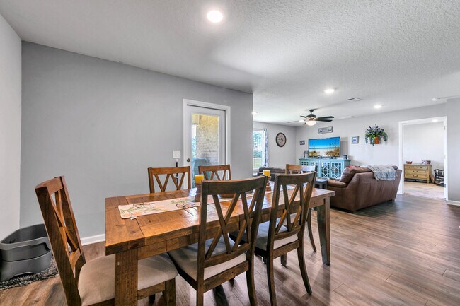 Building Photo - 507 Merganser Way