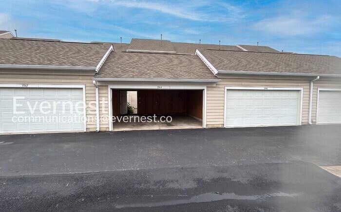 Building Photo - 5944 Bridgehampton Dr