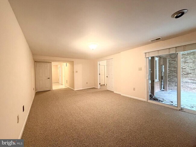 Building Photo - 7418 Crestberry Ln
