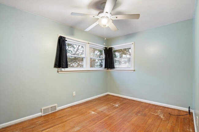 Building Photo - 17133 Delaware Ave