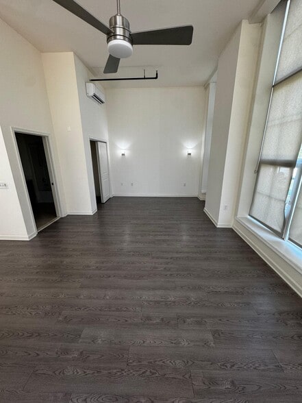 Building Photo - 73 Washington St