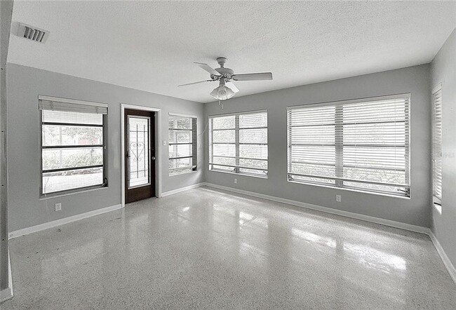 Building Photo - 1001 Brookside Dr