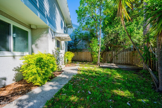 Building Photo - 597 Sturdivant Ave