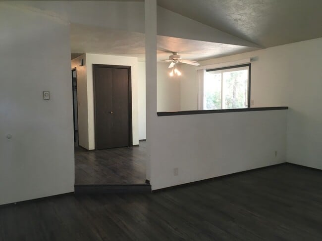 Building Photo - $500 off 1st Month's Rent!!! Charming Home on .25 acre Lot!