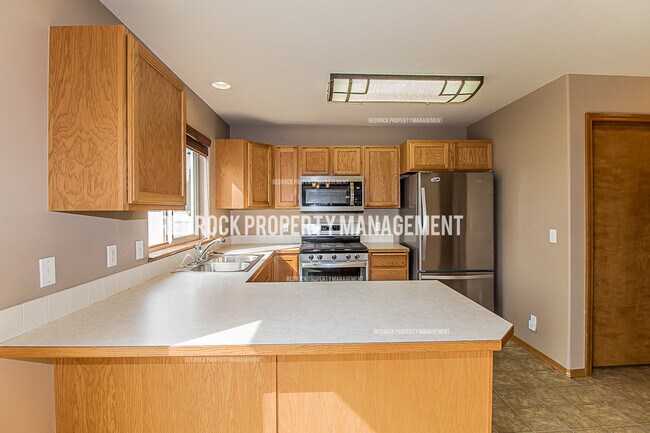 Building Photo - 7005 N Joanna Dr