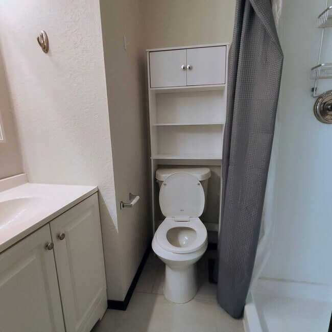 Building Photo - 3BR/2.5BA Townhome for Rent