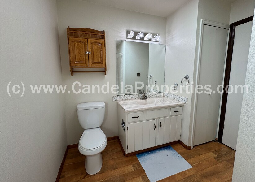 Building Photo - 5615 Country Heights Dr
