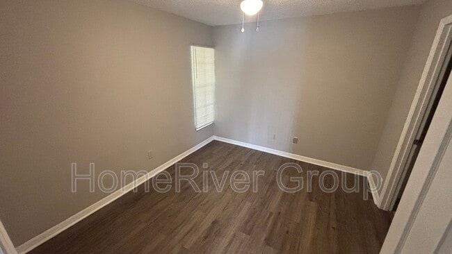 Building Photo - 3205 Bloomingdale Villas Ct