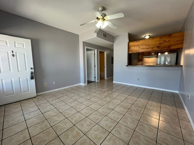 Building Photo - AFFORDABLE ISLAND LIVING!