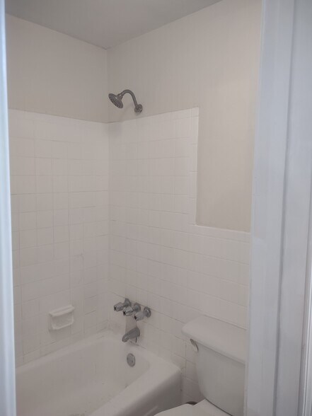 Building Photo - 10865 W Fuller Pl