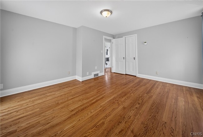 Building Photo - 103 Pelham Rd