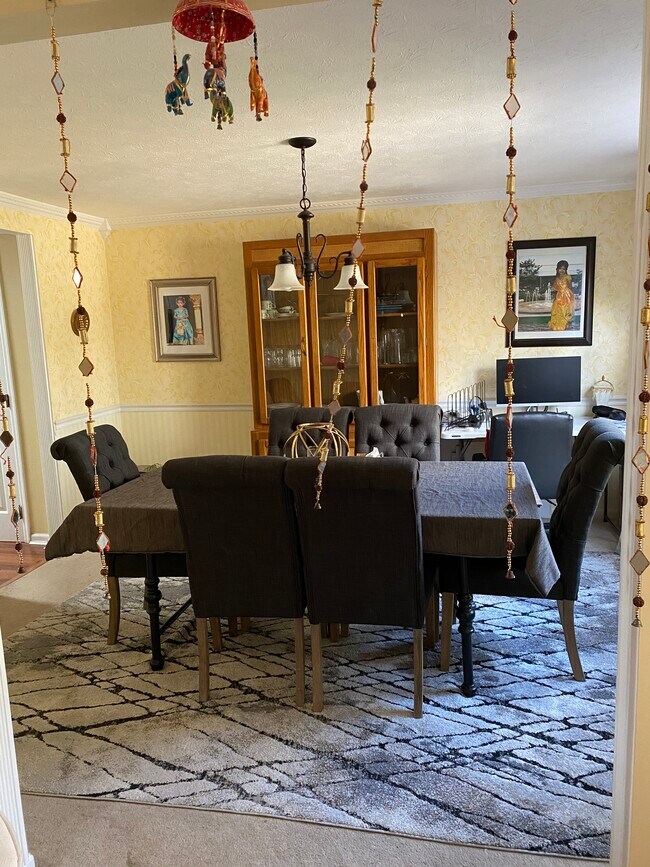 Dinning hall - 10939 Barrington Ct