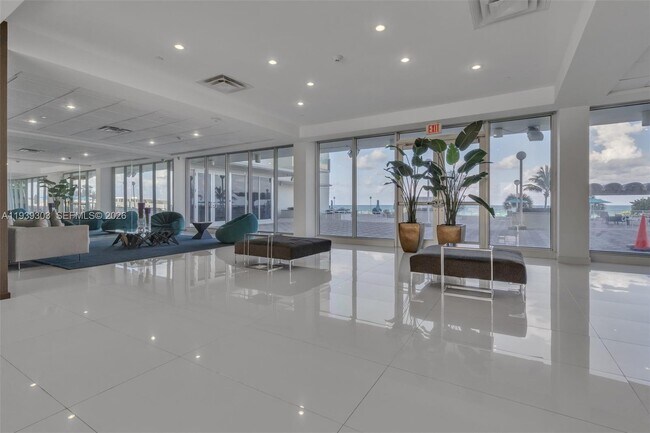 Building Photo - 5701 Collins Ave