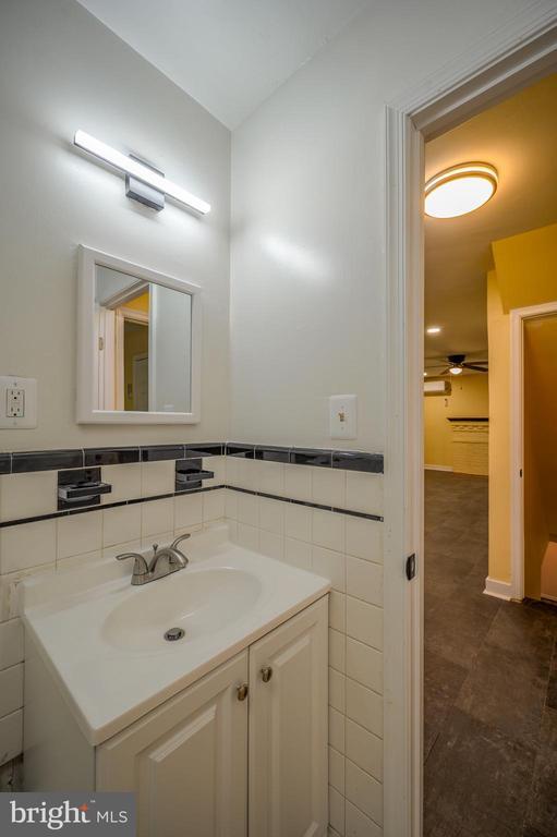 Building Photo - 6007 Bradley Ln
