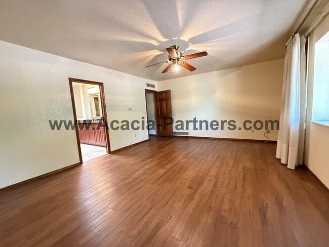 Building Photo - Stunning Two Bedroom with Den