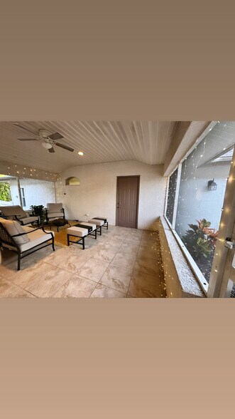 Entryway access to the lanai not included - 3013 14th St SW