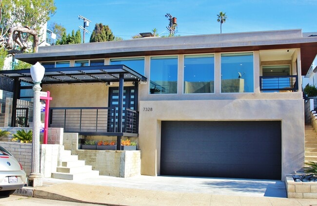 Building Photo - 7328 VISTA DEL MAR Ln