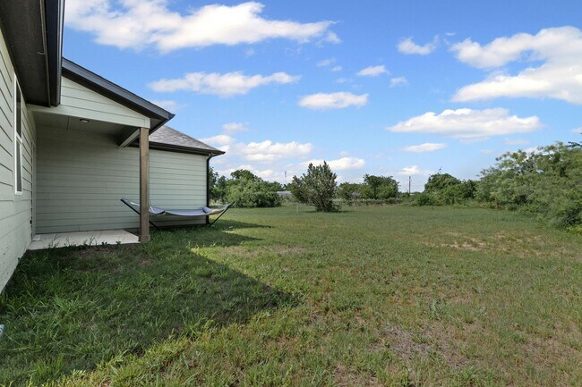 Building Photo - Grand in Granbury!